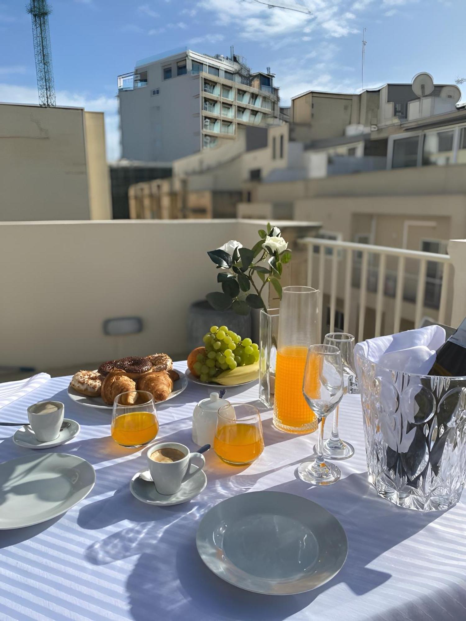 Sliema Cosy Penthouse With Bbq Apartment Exterior foto